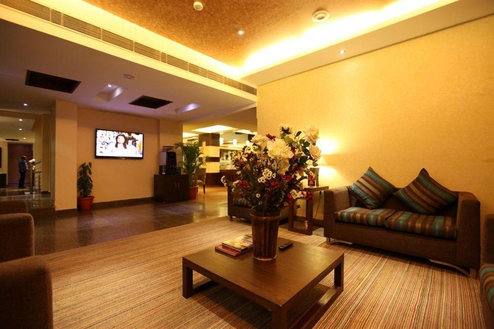 Crossroads Hotel Gurgaon Luaran gambar