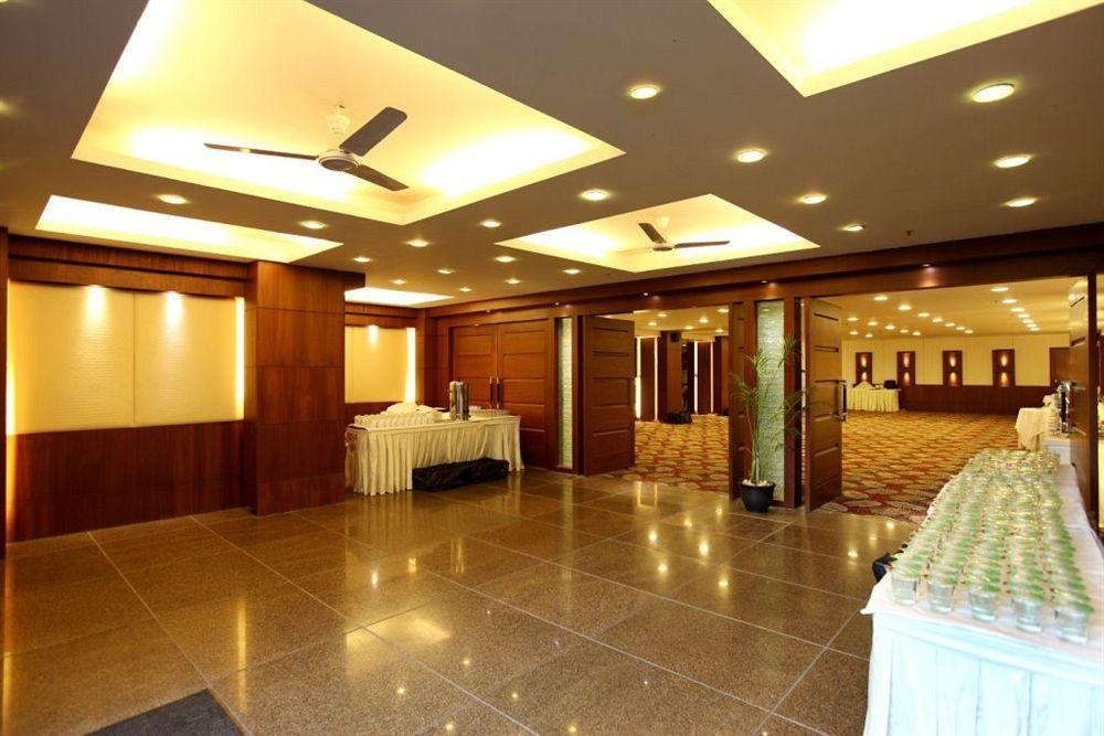 Crossroads Hotel Gurgaon Luaran gambar