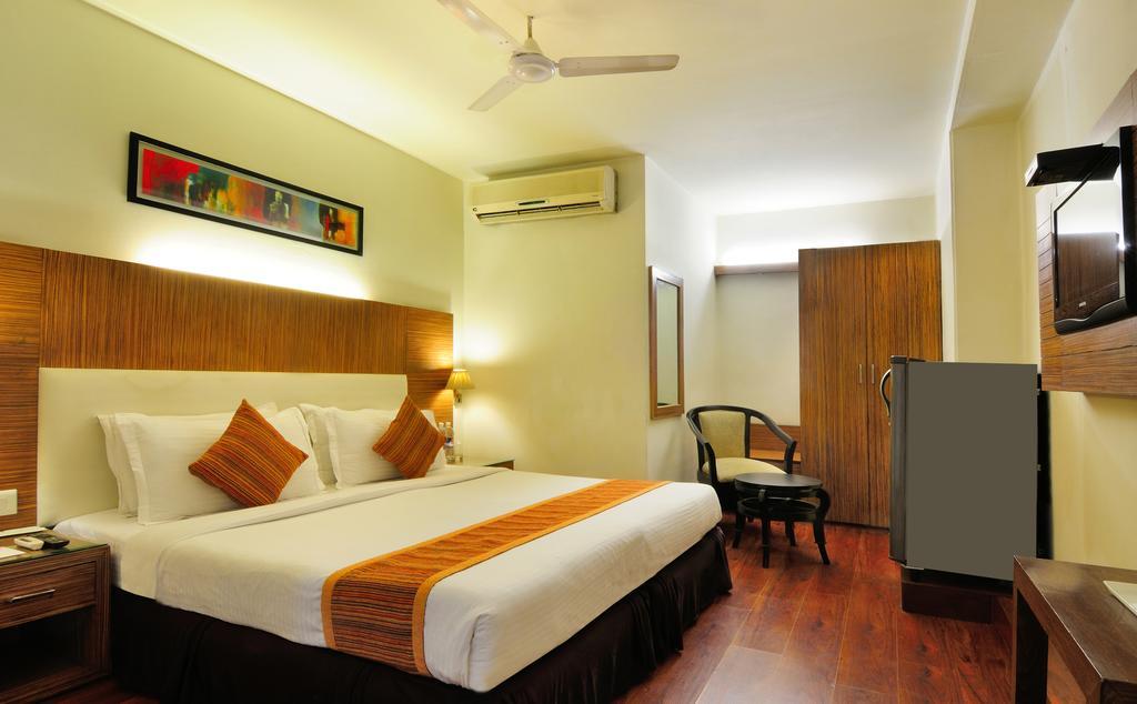 Crossroads Hotel Gurgaon Luaran gambar