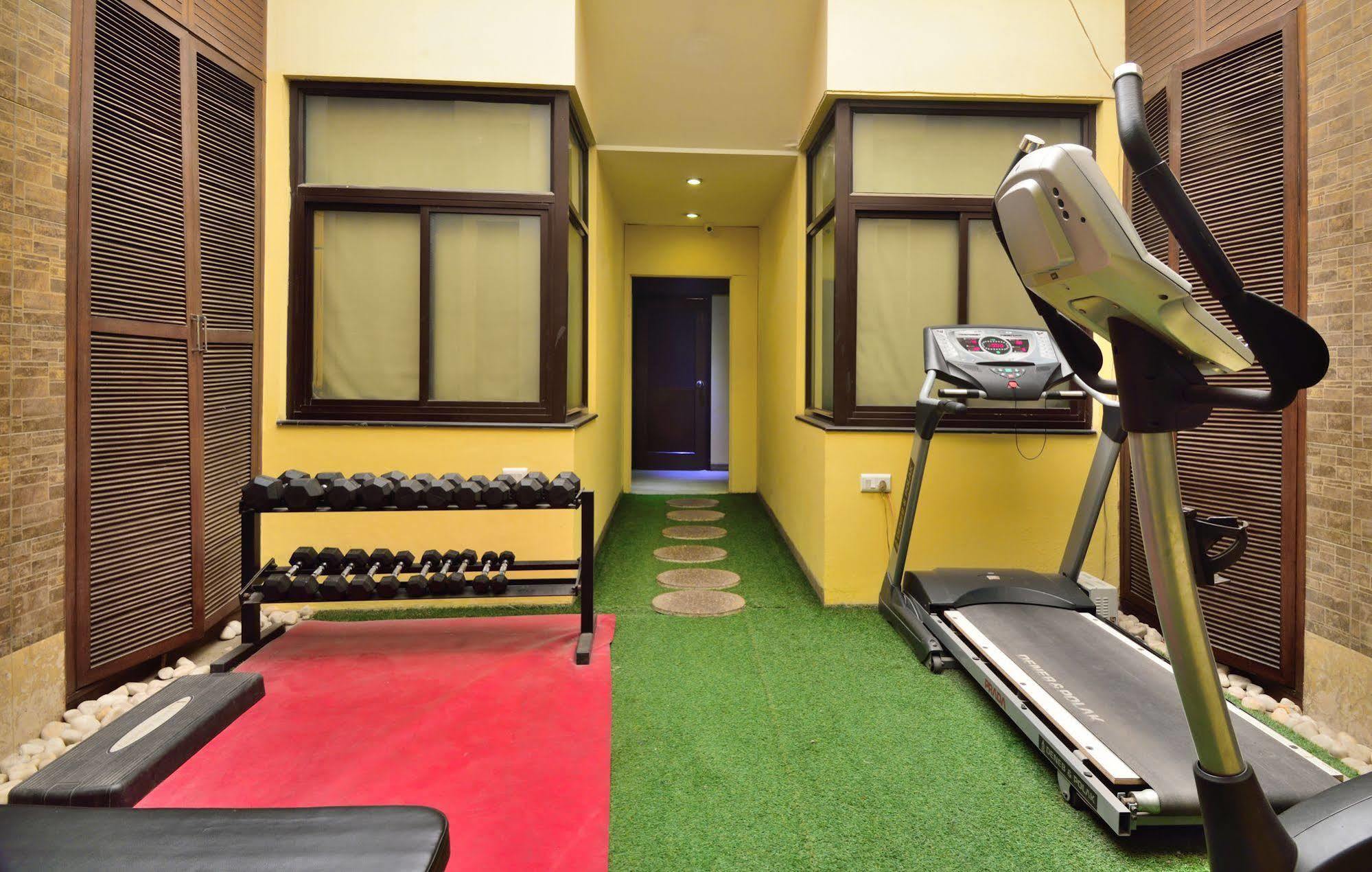 Crossroads Hotel Gurgaon Luaran gambar