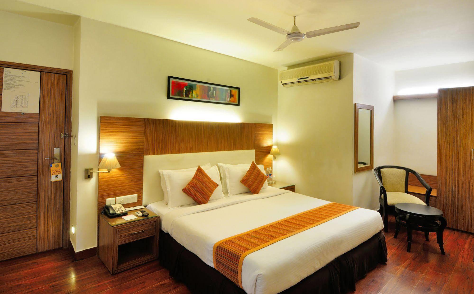 Crossroads Hotel Gurgaon Luaran gambar