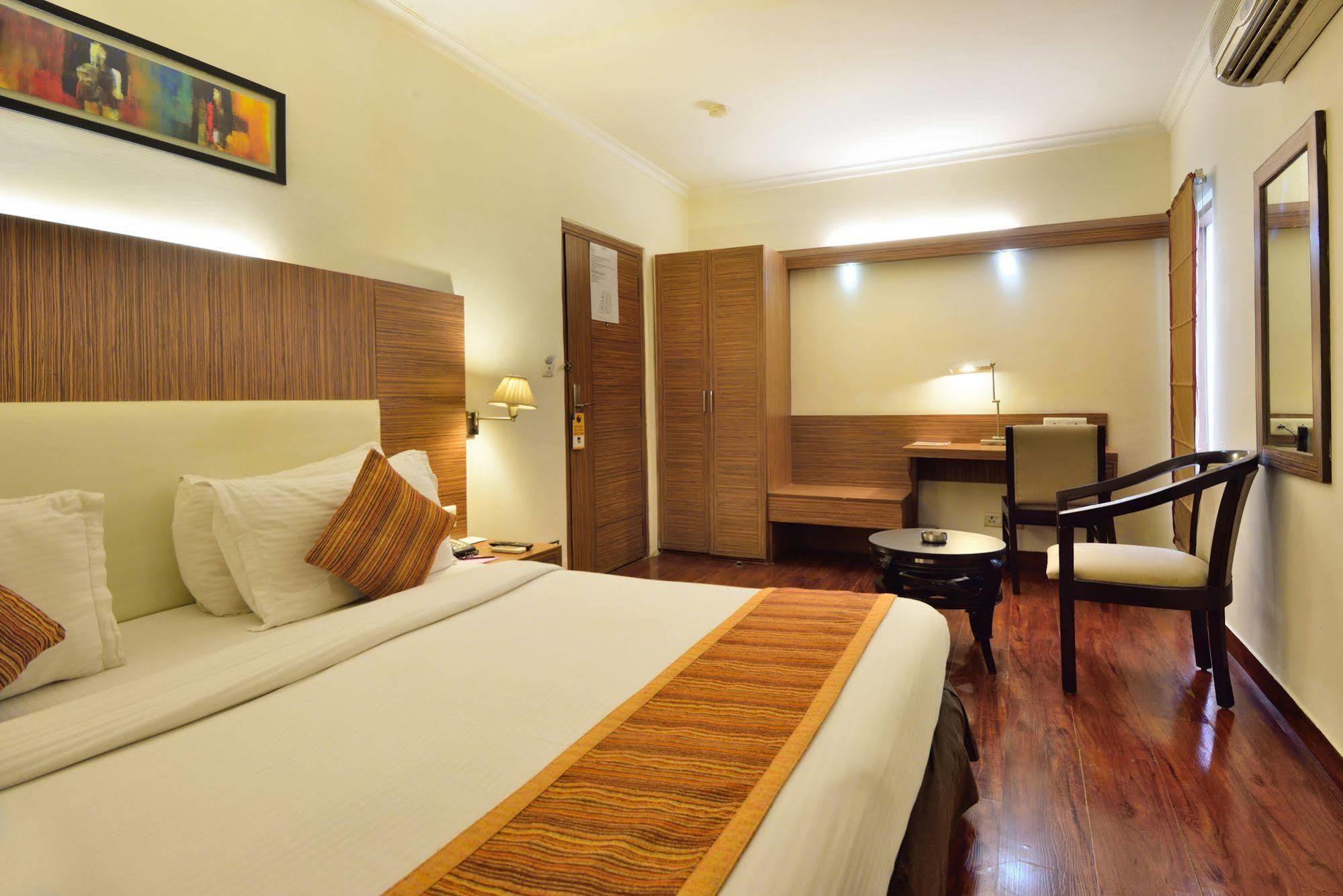 Crossroads Hotel Gurgaon Luaran gambar