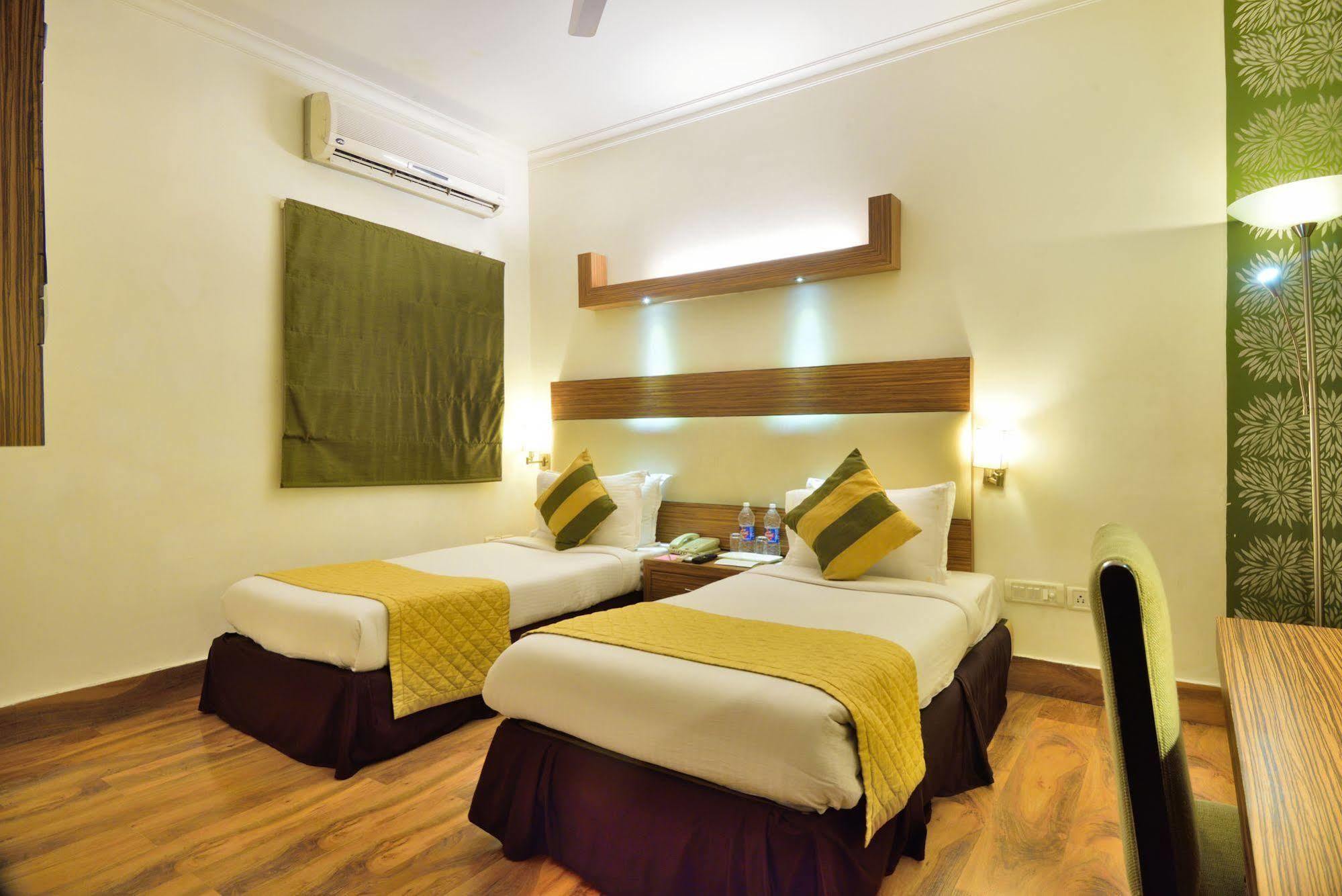 Crossroads Hotel Gurgaon Luaran gambar