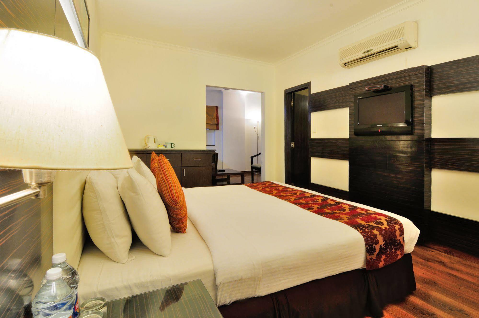 Crossroads Hotel Gurgaon Luaran gambar