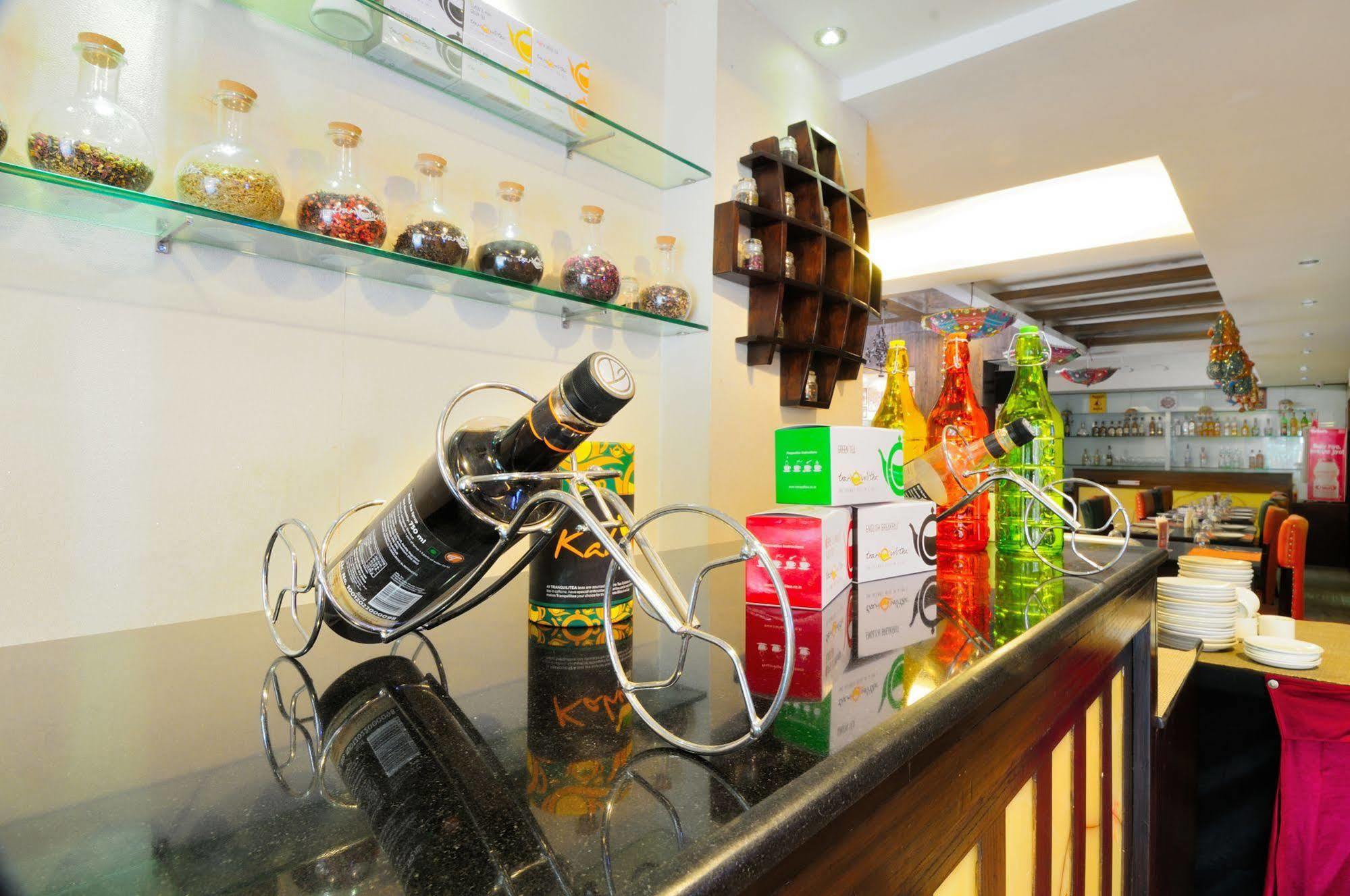 Crossroads Hotel Gurgaon Luaran gambar