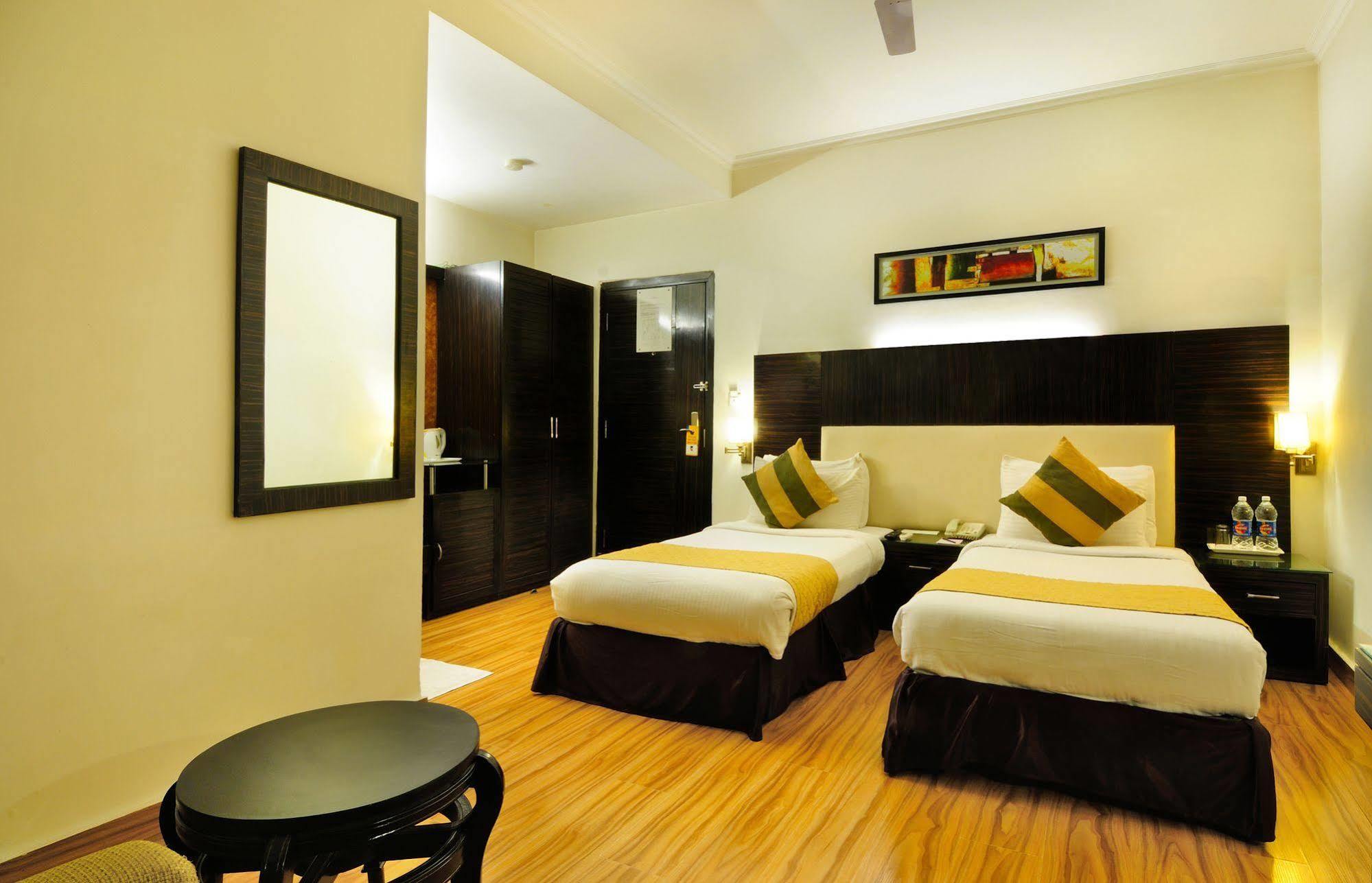 Crossroads Hotel Gurgaon Luaran gambar