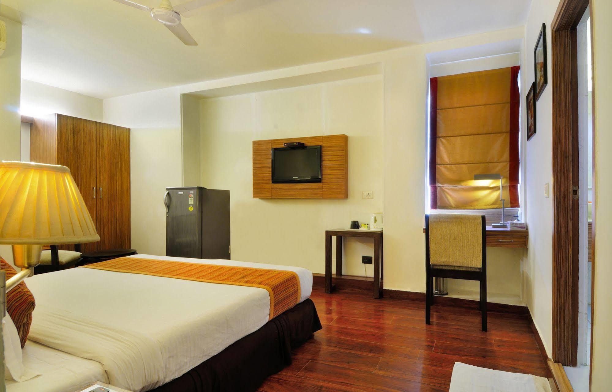 Crossroads Hotel Gurgaon Luaran gambar